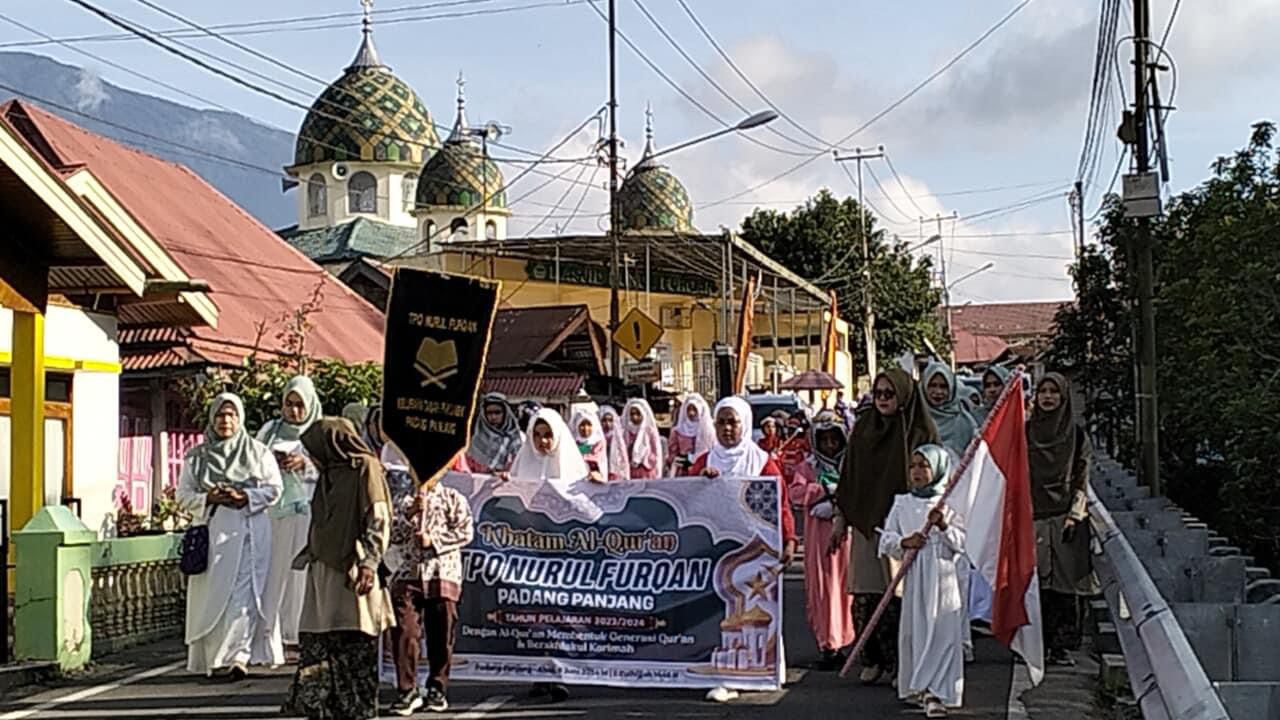 18 Santri TPQ Masjid Nurul Furqan Khatam Al-Qur'an