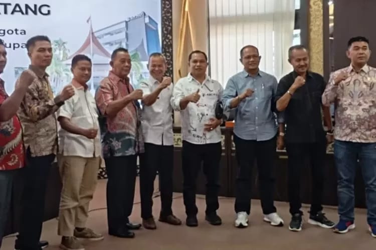 DPRD Sumbar Terima Studi Komparatif Tim Studi Komparatif DPRD Pasaman Barat.