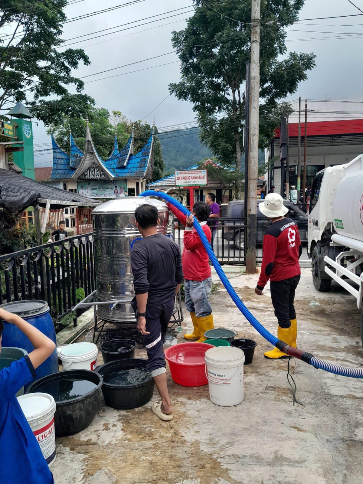 Tim TDB PMI Padang Panjang Telah Salurkan 265 Ribu Liter Air Bersih