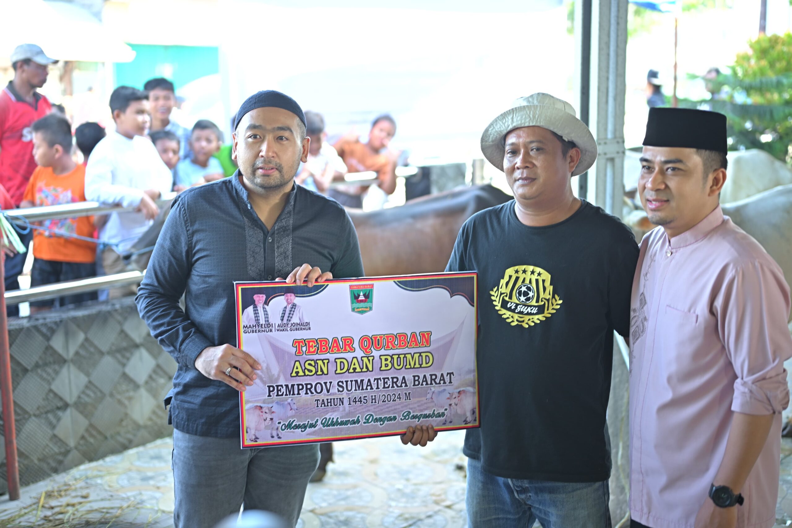 Wagub Audy Joinaldy Tebar Qurban ASN dan BUMD Sumbar, Wujud Pemerintah Selalu Hadir di Tengah Masyarakat