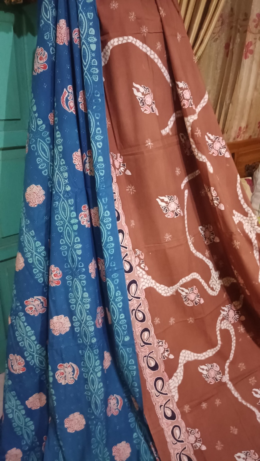 Batik Besurek karya Yunizah dengan motif motifnya dengan kelembutan warnanya yang terlihat indah