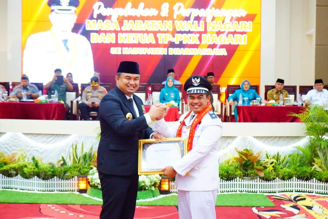 Bupati Dharmasraya Sutan Riska Kukuhkan Penyesuaian Masa Jabatan 52 Orang Wali nagari