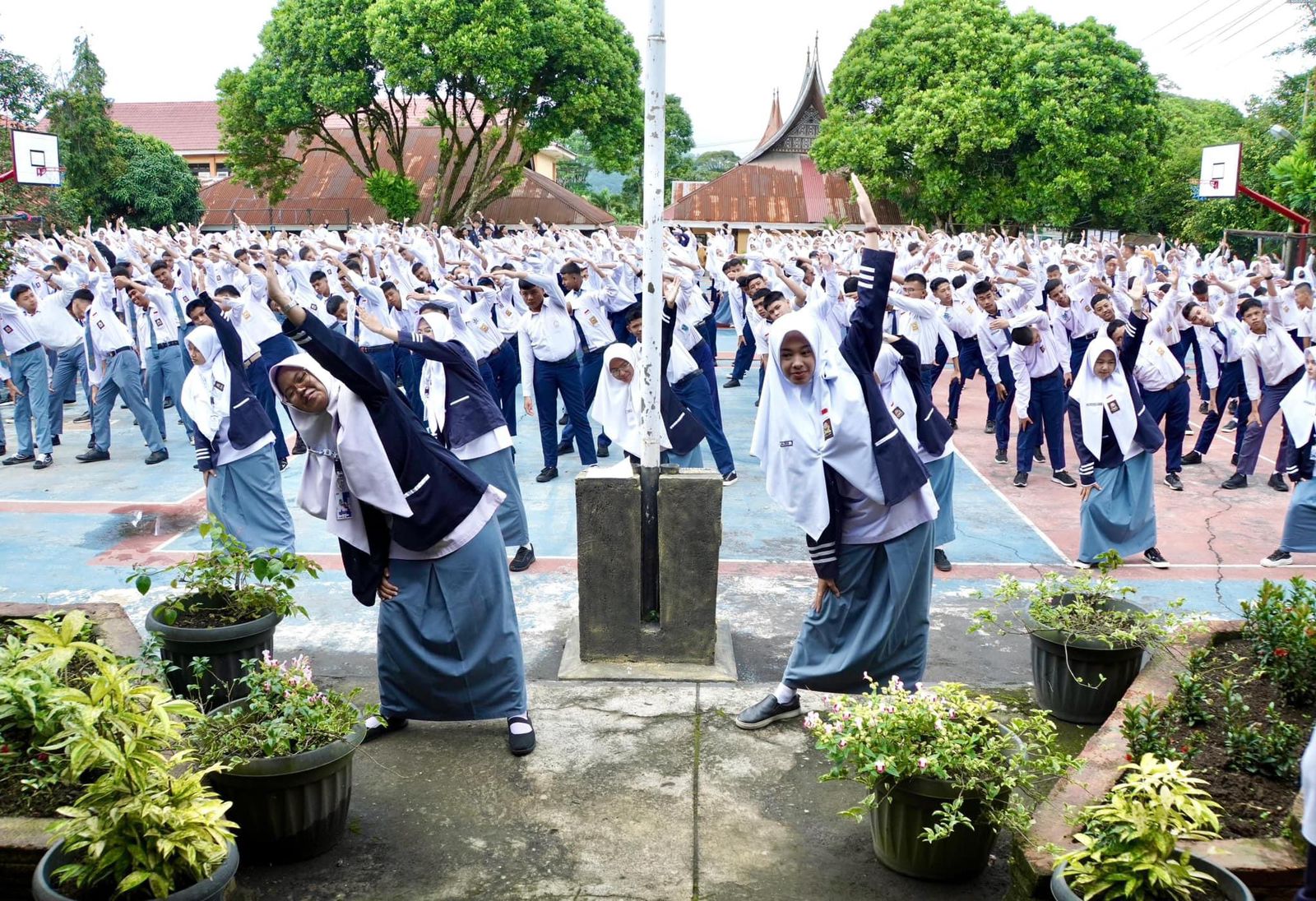 Diakomodir Disdikprov Sumbar, Siswa yang Tak Tertampung Kini Bisa Bersekolah di SMA Negeri