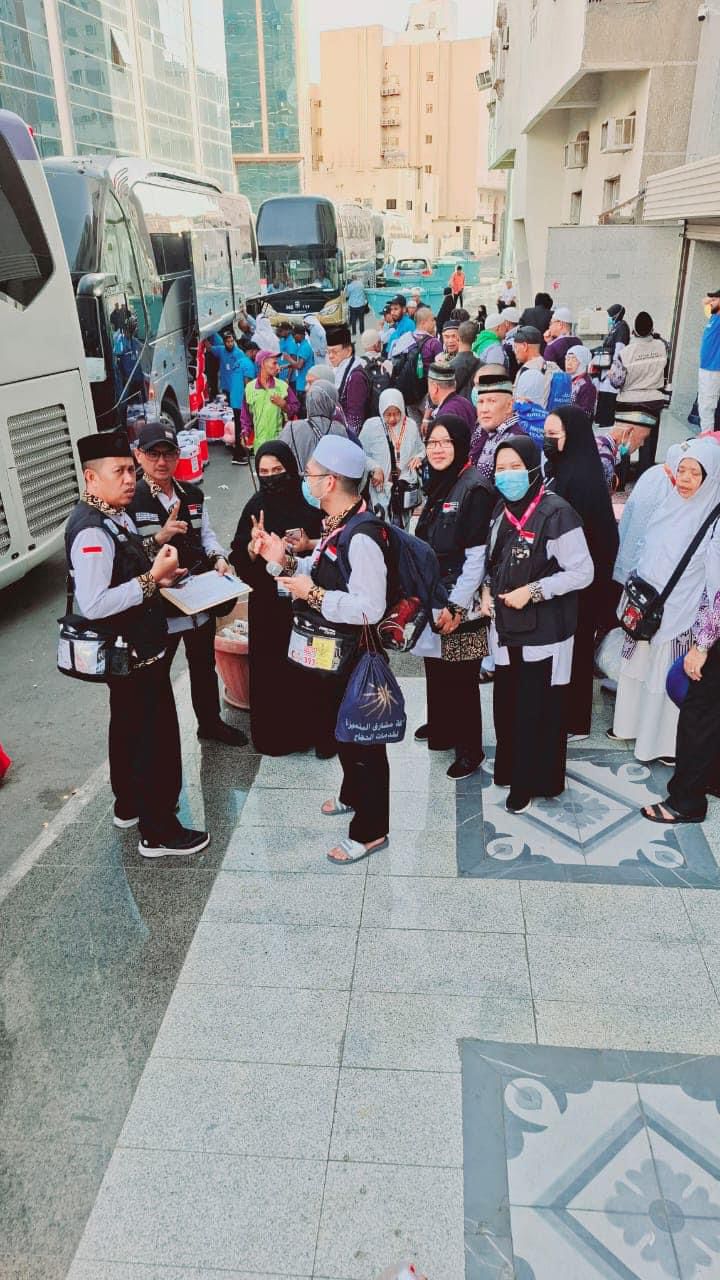 Jamaah Haji Padang Panjang Menuju Madinah