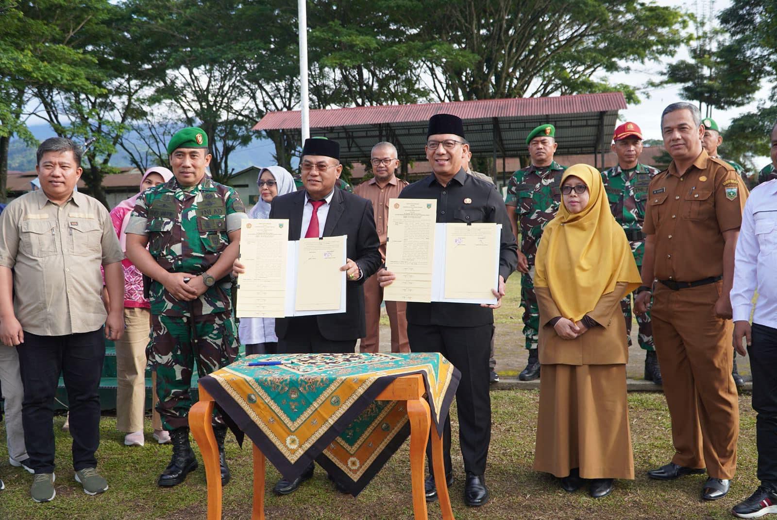 Pemko Padang Panjang Beri Beasiswa Mahasiswa PNP Diklat Pembinaan Mental di Secata B