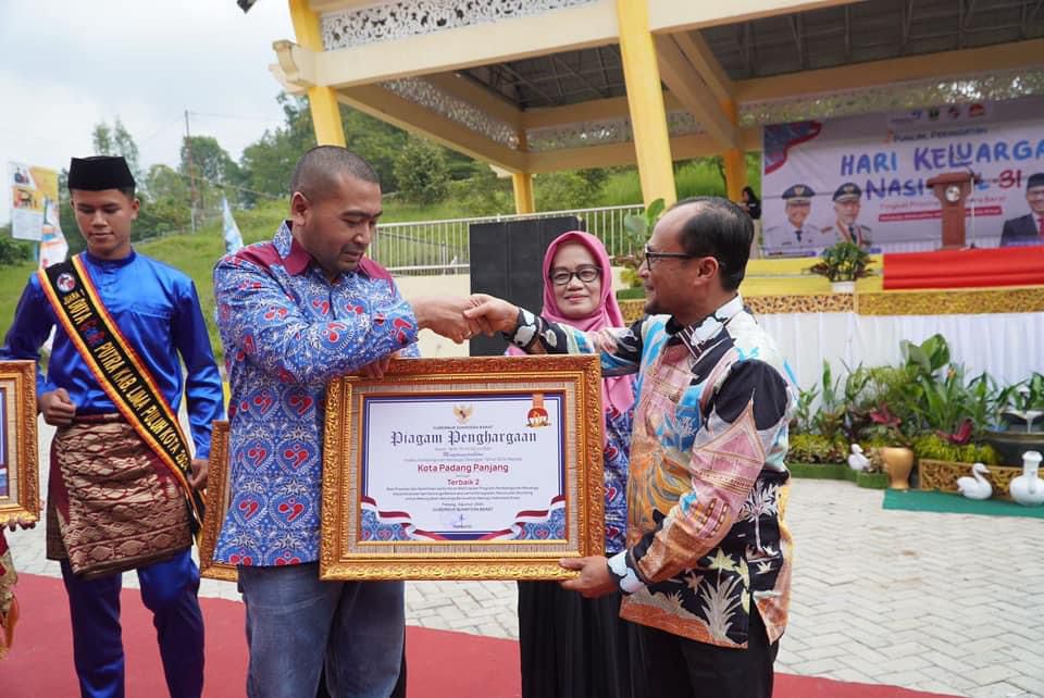 Diterima Pj Sekdako Winarno, Pemko Padang Panjang Raih Ibangga Award 2024