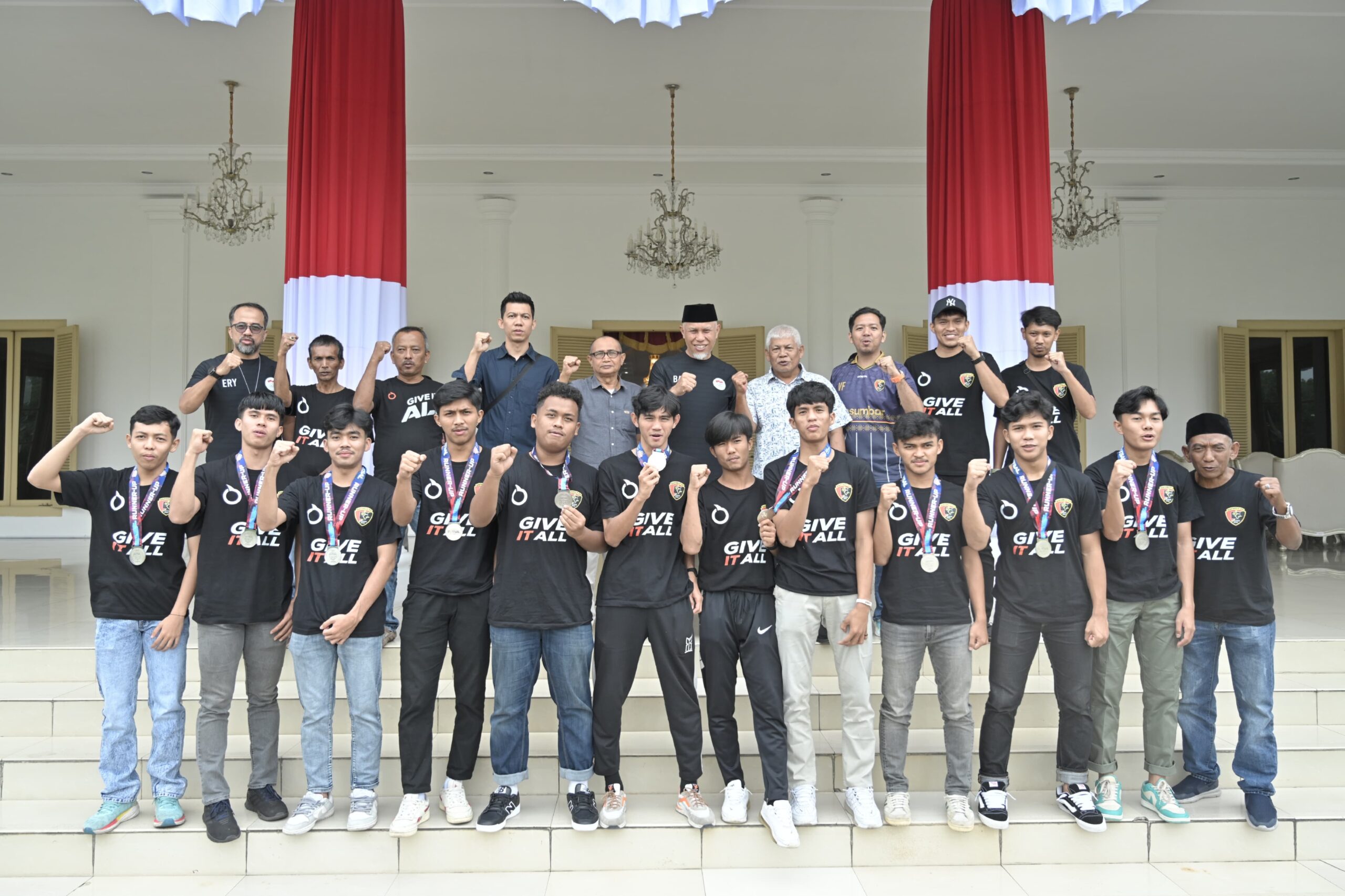 Gubernur Mahyeldi Ansharullah Apresiasi Tim Rafhely Futsal atas Keberhasilan Lolos ke Liga Futsal Profesional Indonesia 2025