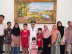 Momen Istimewa Bupati Andri Warman dan Anak Asuhnya di Hari Kemerdekaan