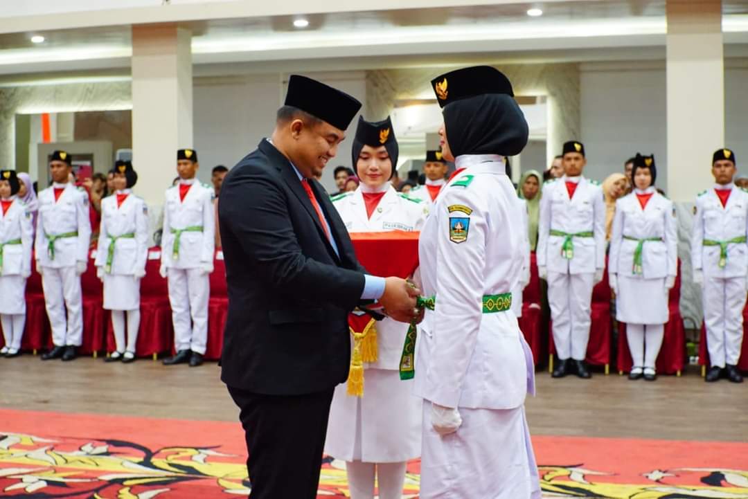 Pengukuhan 75 Orang Anggota Paskibraka Kabupaten Dharmasraya