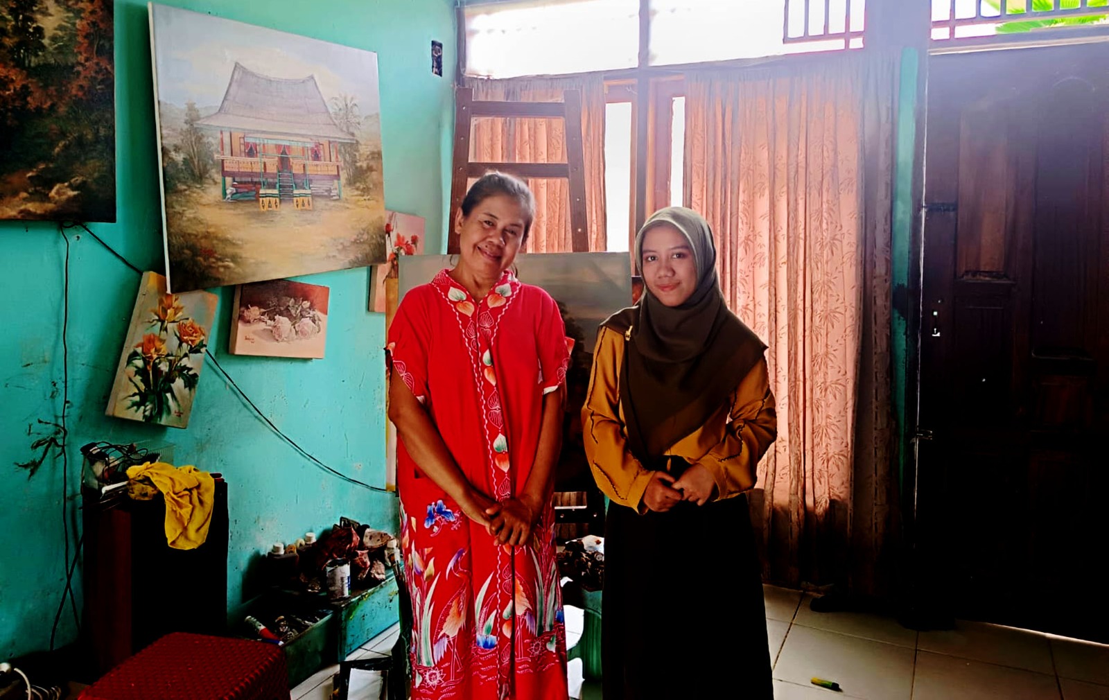 Evelyna Dianita dan Peneliti Aqila Chairunissa 