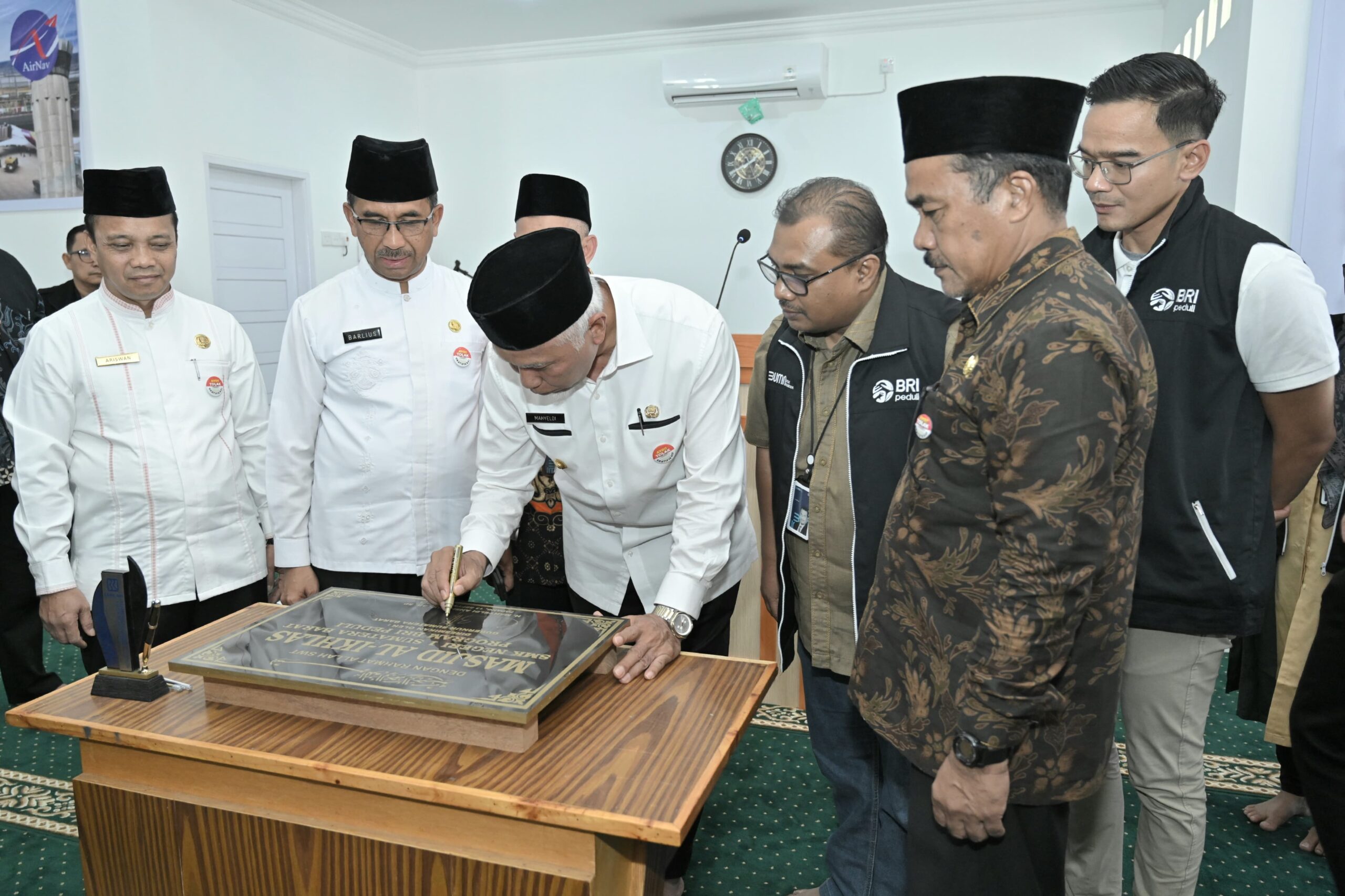 Resmikan Masjid Al-Ikhlas SMKN 1 Sumbar, Gubernur Mahyeldi Sebut Pusat Penyempurnaan Proses Pendidikan