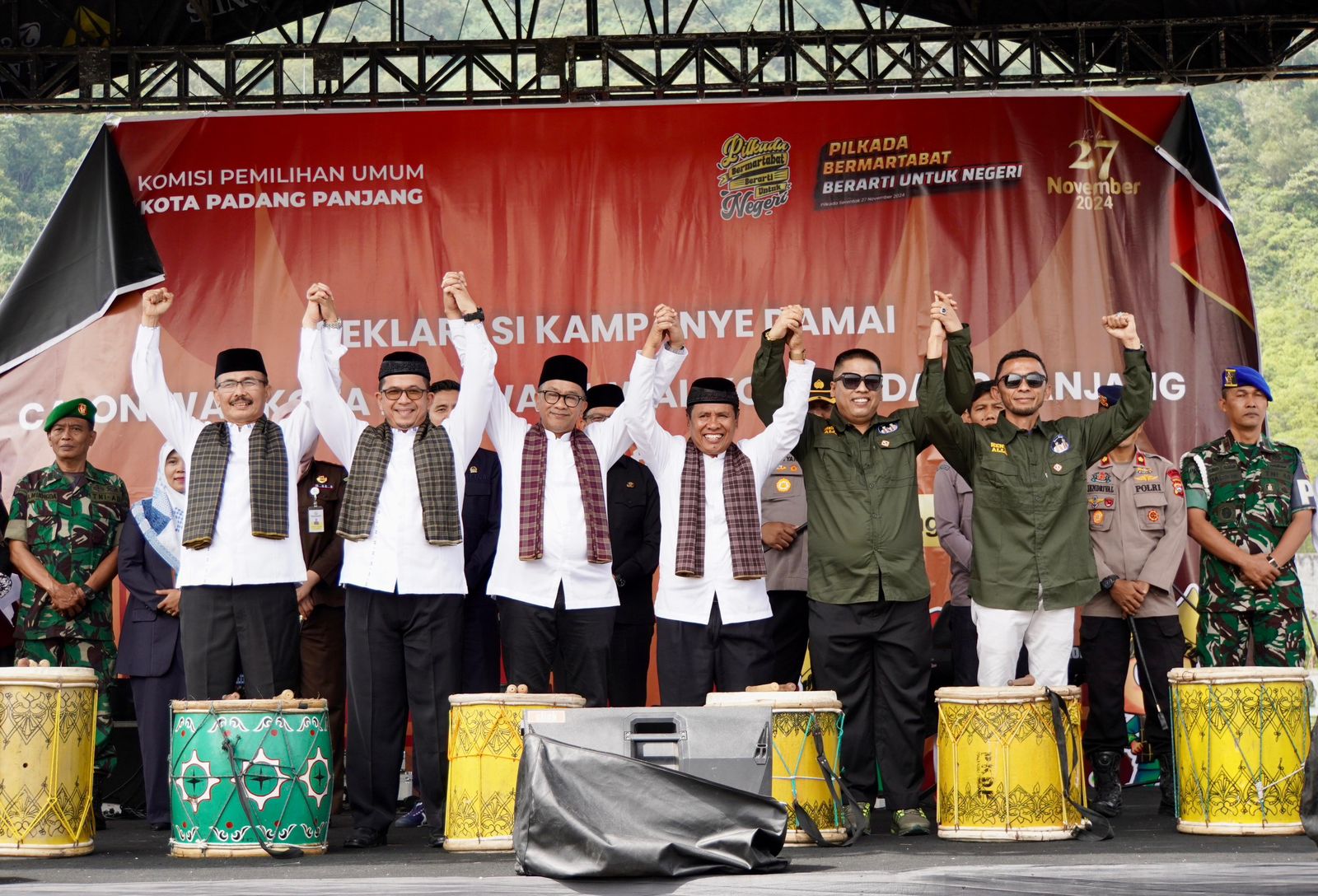 Tiga Pasangan Calon Wako dan Wawako Padang Panjang Komit Kampanyekan Pemilu Damai