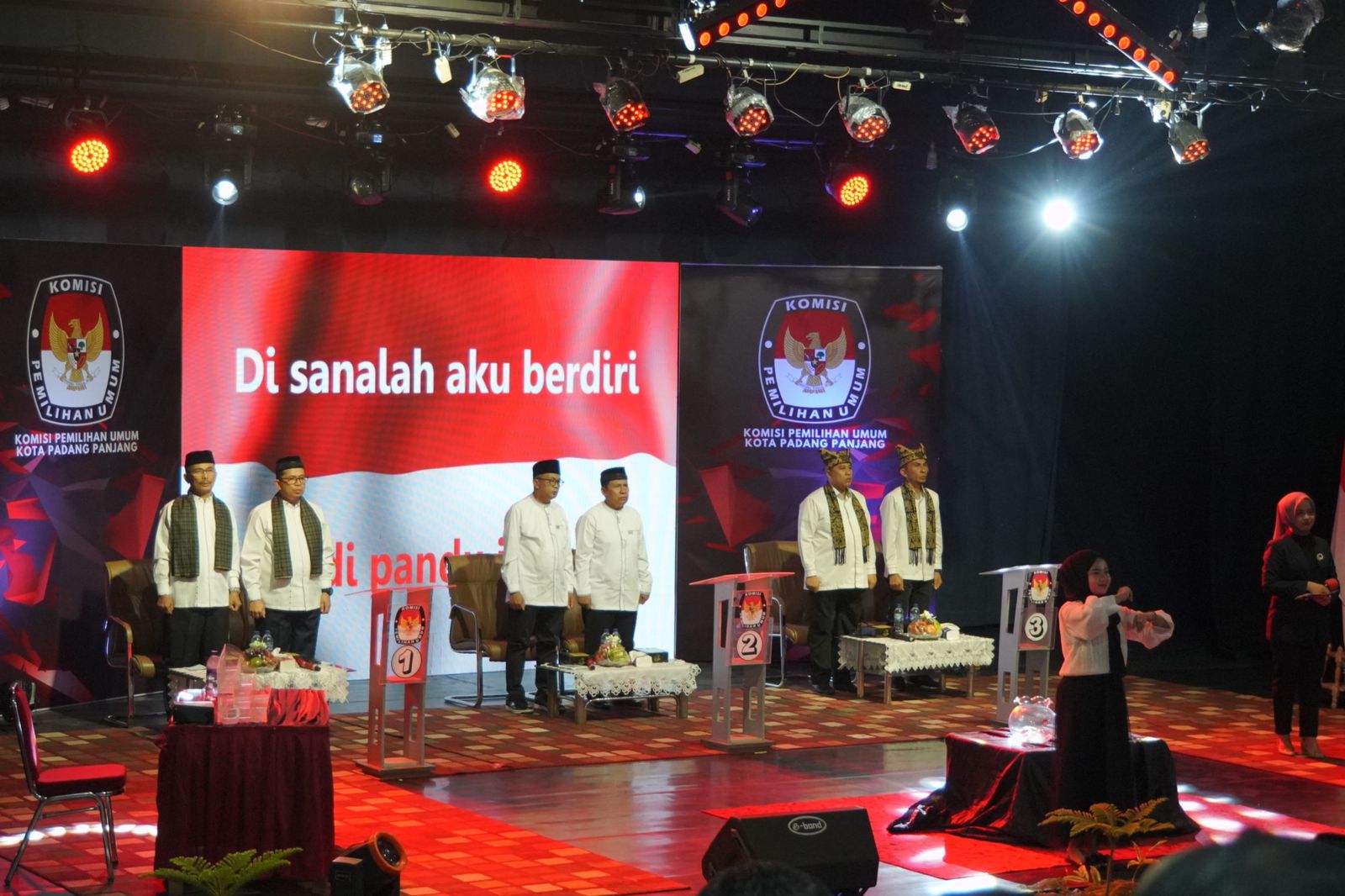 Debat Publik Putaran II, Pasangan Cawako-Cawawako Adu Visi Misi di Kampus ISI Padang Panjang