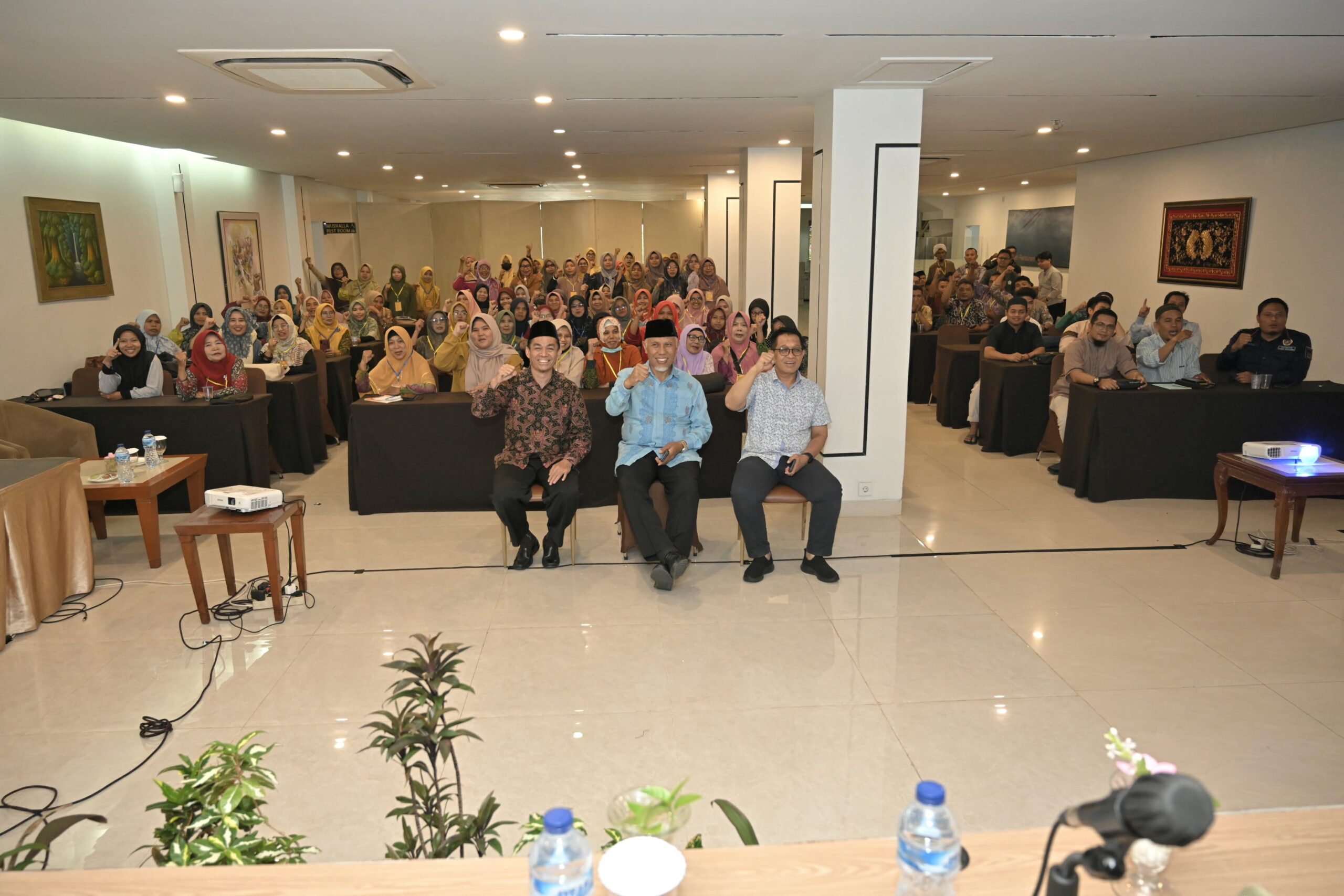Gubernur Sumbar Mahyeldi Ansharullah : Pelatihan Guru TPQ dan MDT Langkah Penting Tingkatkan Kualitas Pendidikan Alquran