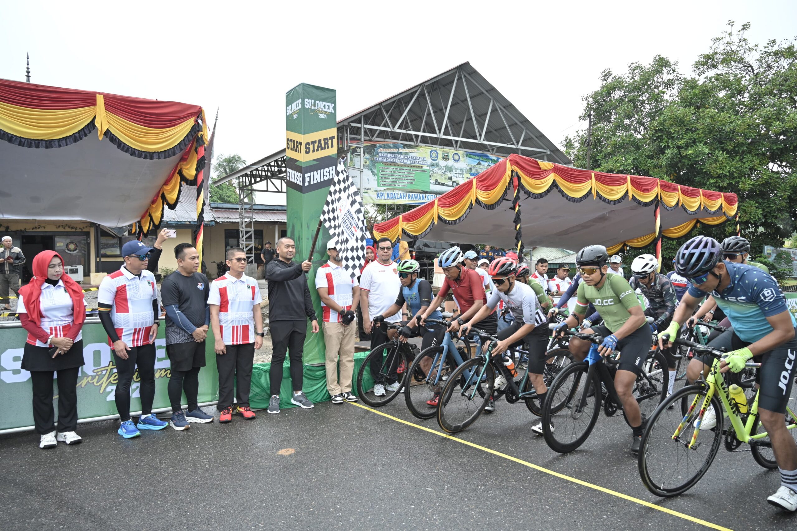 Iven Fun Bike dan Criterium Silokek 2024 Meriah, Pesepeda Dilepas oleh Plt. Gubernur Sumbar Audy Joinaldy