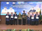Gubernur Mahyeldi Ansharullah, Lulusan Pelatihan Kepemimpinan Nasional II Harus Menjadi Motor Peningkatan Kinerja Instansi Gubernur Mahyeldi Ansharullah : Lulusan Pelatihan Kepemimpinan Nasional II Harus Menjadi Motor Peningkatan Kinerja Instansi