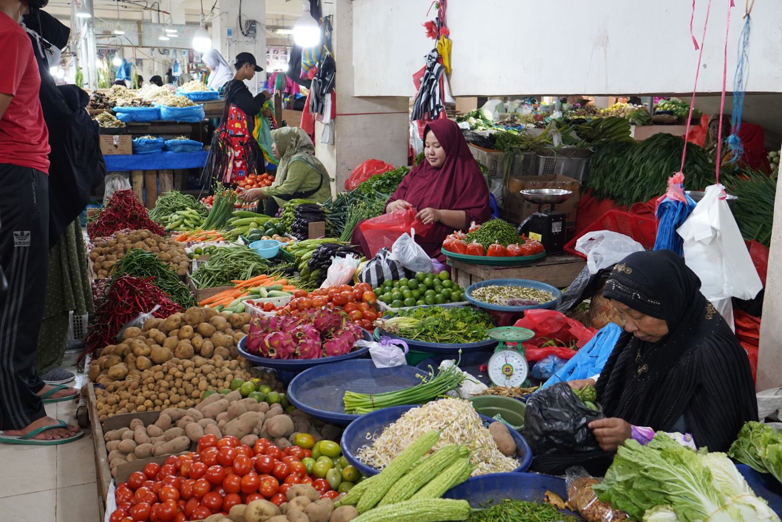 Enam Komoditas Pangan Padang Panjang Turun Harga