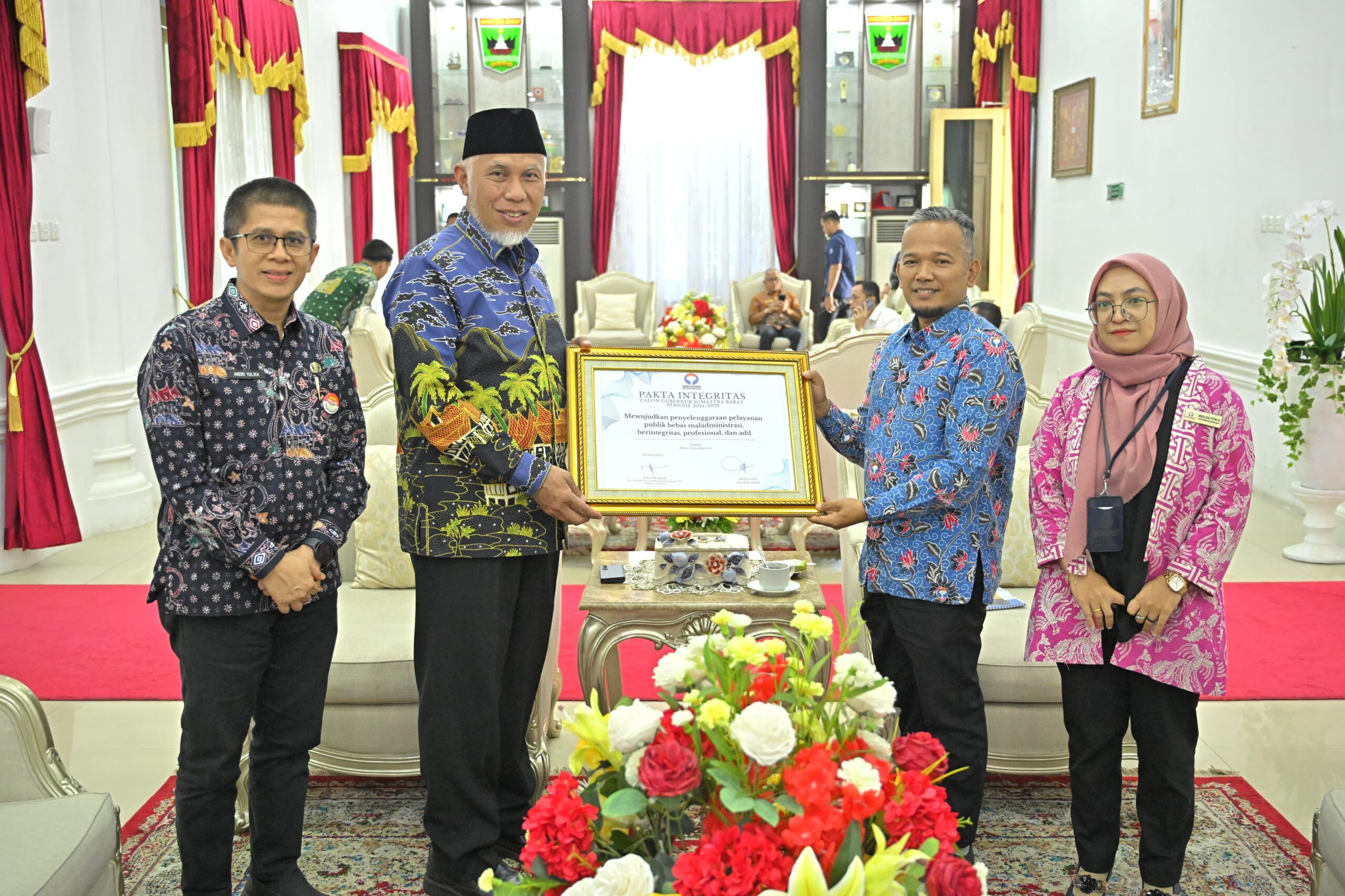 Gubernur Mahyeldi Ansharullah Sambut Kepala Ombudsman Sumbar yang Baru, Bahas Evaluasi dan Proyeksi Layanan Publik