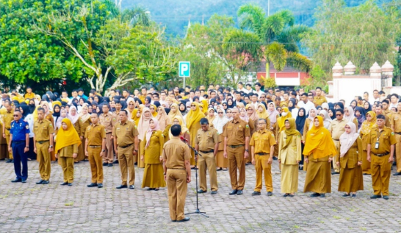 Pemerintah Kabupaten Solok Gelar Apel Pagi, Romi Hendrawan Ingatkan Penyelesaian Laporan Keuangan.