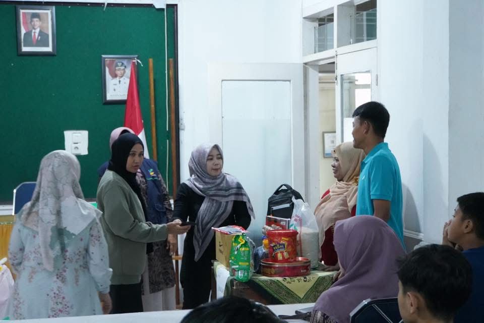 Pertama di Sumbar, Pemerintah Kota Padang Panjang Salurkan Bantuan AMPK dari Kementerian Sosial
