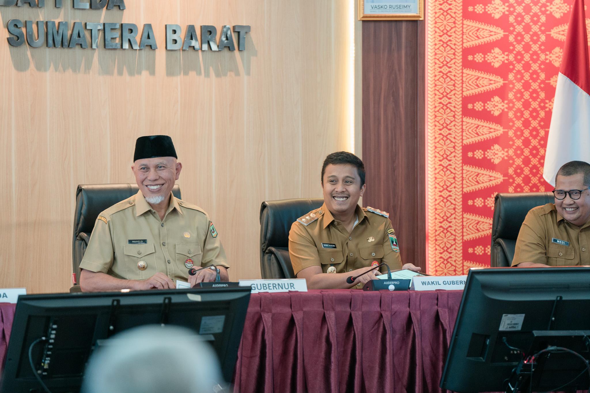 Di Tangan Mahyeldi Ansharullah - Vasko Ruseimy, Indeks Pembangunan Manusia Sumbar Tertinggi Sumatera
