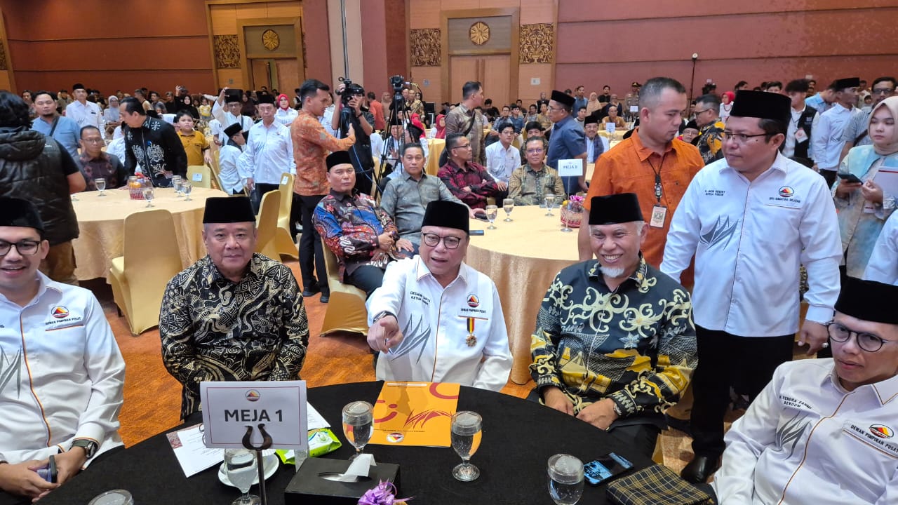 Gubernur Mahyeldi Ansharullah Mengajak Memperkuat Bank Nagari Mendapat Dukungan dari Ketua Umum DPP Gebu Minang