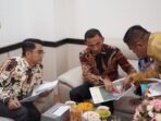 Wawako Padang Panajng Allex Saputra Serahkan Bantuan Atensi Kementerian Sosial kepada 128 PPKS