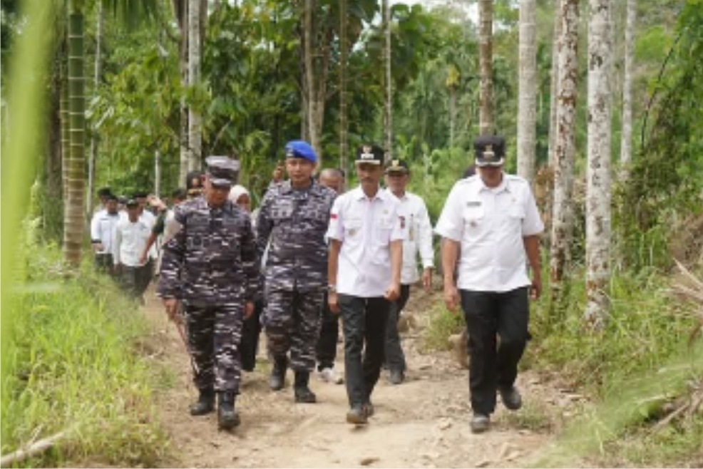 Baksos Lantamal II Padang Sukses Perbaiki Irigasi Sako Selatan Pasir Talang