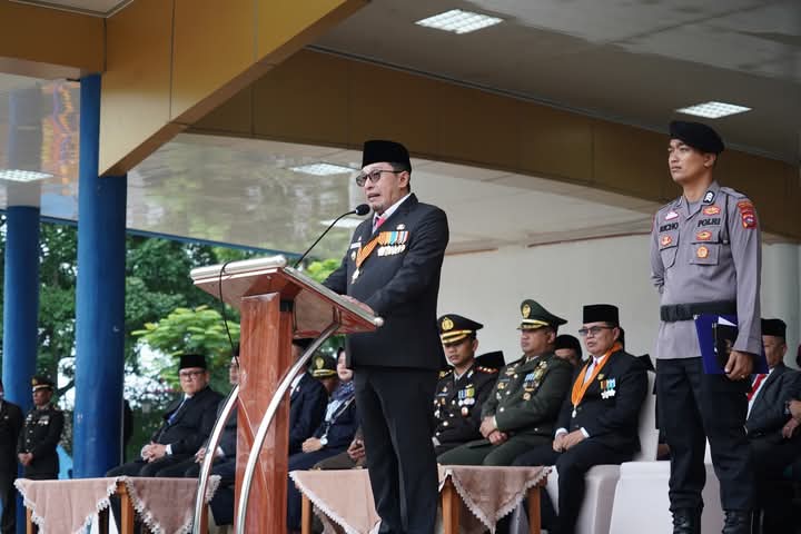 Bupati Tanah Datar Eka Putra Inspektur Upacara Harkirnas