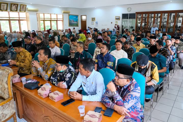 Bupati Tanah Datar Eka Putra : Wali Nagari dan Perangkat Serius Mengikutinya