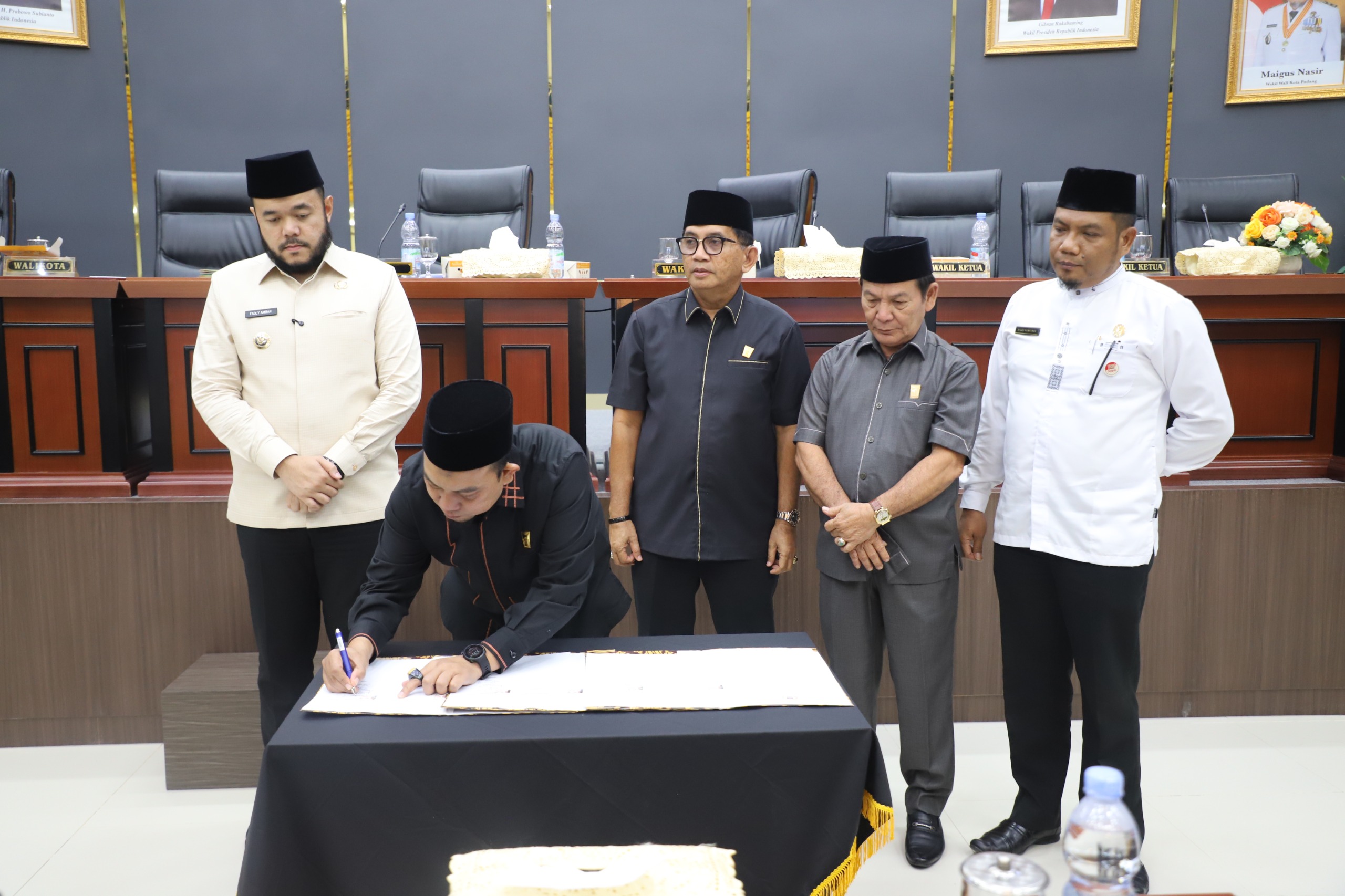 DPRD Kota Padang dan Pemerintah Kota Sepakati Ranperda Penyertaan Modal Bank Nagari, PDAM dan Kepramukaan