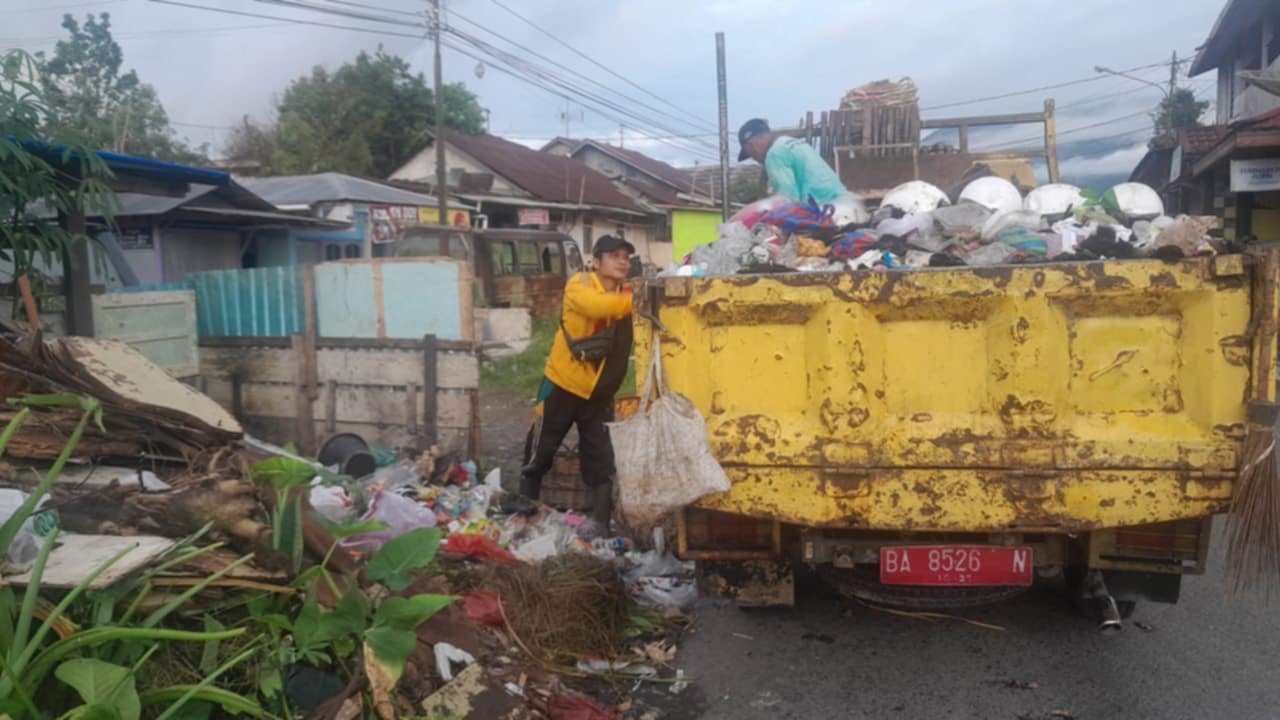 Petugas Kebersihan Ikuti Ujian CASN PPPK, Pemko Padang Panjang Imbau Warga Tunda Buang Sampah