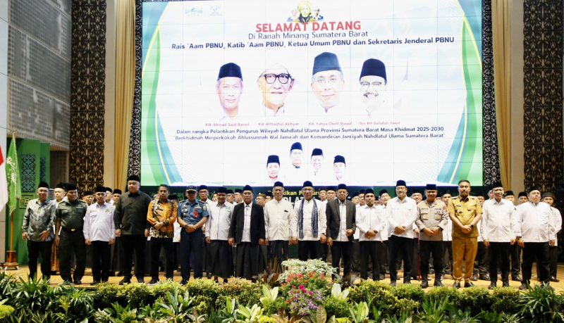 Pimpinan UNP Dilantik Ketua PBNU KH Yahya Cholil Staquf dan Sekjen PBNU Syaifullah Yusuf pada Kepengurusan PWNU Sumbar 2025-2030