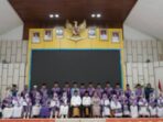 Wakil Bupati Yulian Efi Lepas Keberangkatan 35 Jemaah Calon Haji Solok Selatan Wakil Bupati Yulian Efi Lepas Keberangkatan 35 Jemaah Calon Haji Solok Selatan