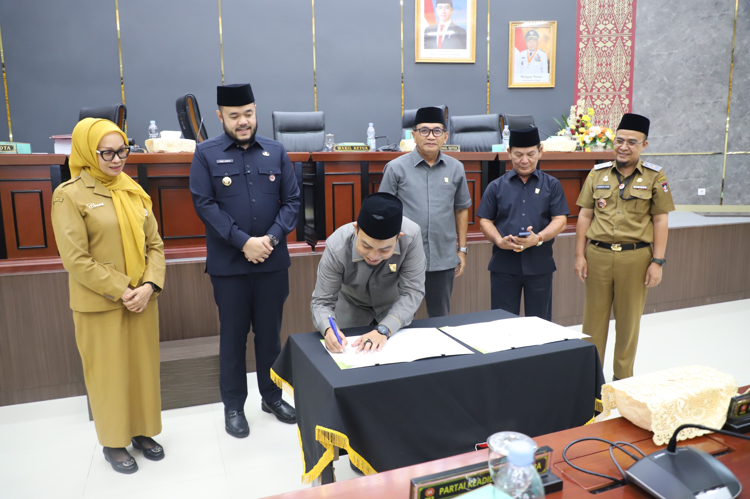 DPRD Kota Padang Gelar Rapat Paripurna Walikota Sampaikan RAPBD P TA 2025.