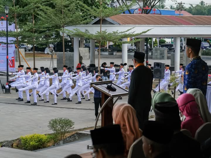 Bupati Tanah Datar Eka Putra Pimpin Upacara Peringatan Hari Lahir Pancasila
