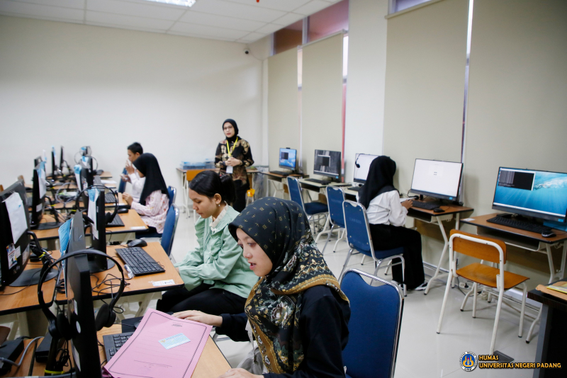 Kisah Inspiratif Peserta Difabel, Gantungkan Cita-cita Lewat UTBK di UNP