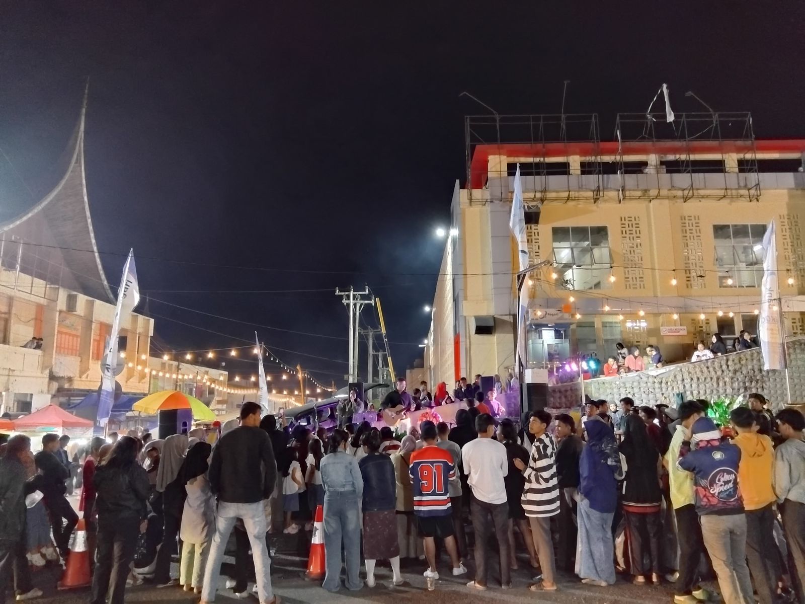 Malam Minggu di Pasar Pusat Padang Panjang Semakin Diminati