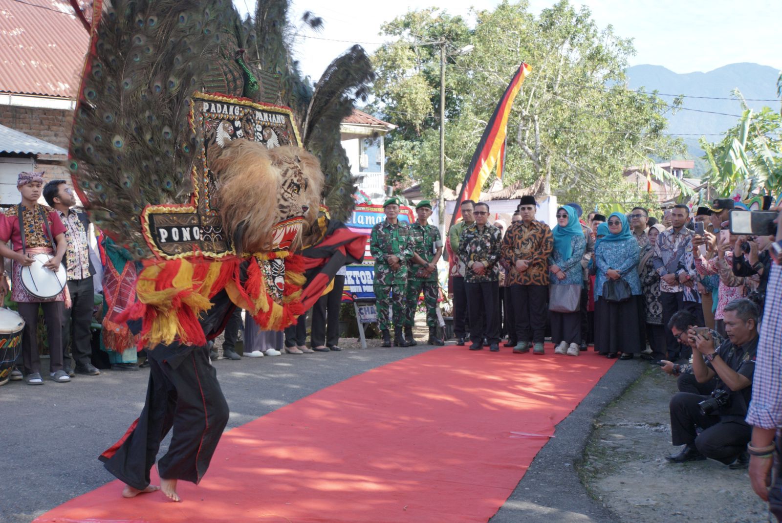 Masuk Tiga Besar Kelurahan Berprestasi, Tanah Pak Lambik Dinilai Tim Provinsi
