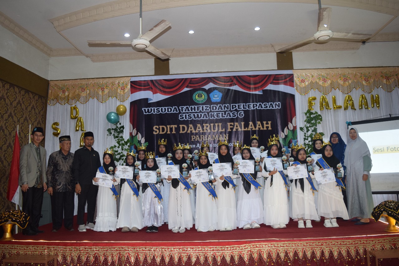 SD IT Daarul Falaah Pariaman Gelar Wisuda Tahfiz Angkatan ke Empat dan Pelepasan Siswa Kelas 6