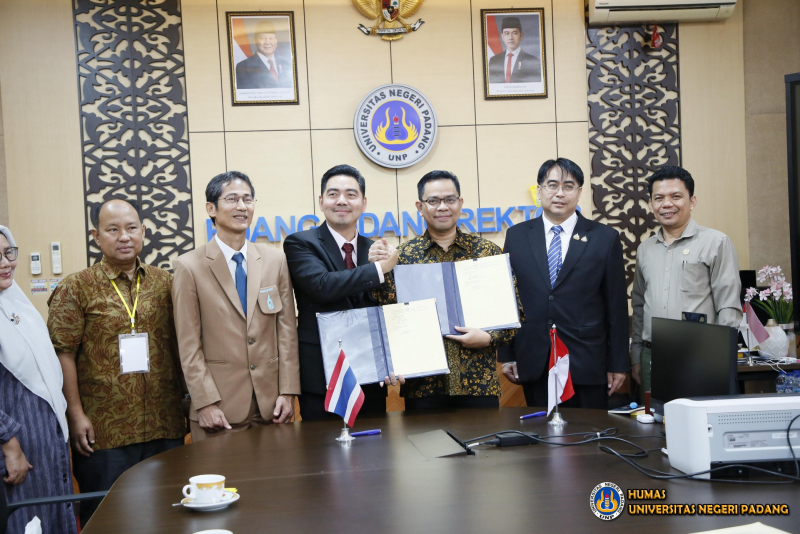 Universitas Negeri Padang Jalin Kerja Sama Internasional dengan Ban Kaew dan Wat Khao Sukim di Thailand