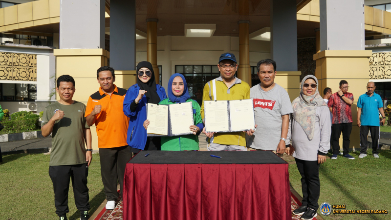 Universitas Negeri Padang Perkuat Komitmen Lingkungan dan Kesehatan Melalui Penanaman Pohon dan MOU dengan IOSKI