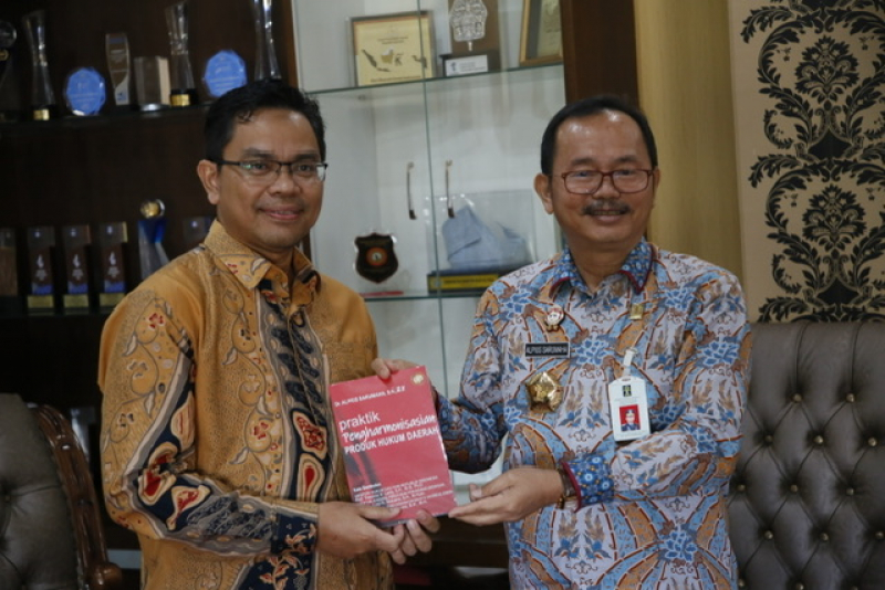 Universitas Negeri Padang Terima Kunjungan Kanwil KUMHAM Sumbar, Sosialisasikan HKI dan Peluang Magang