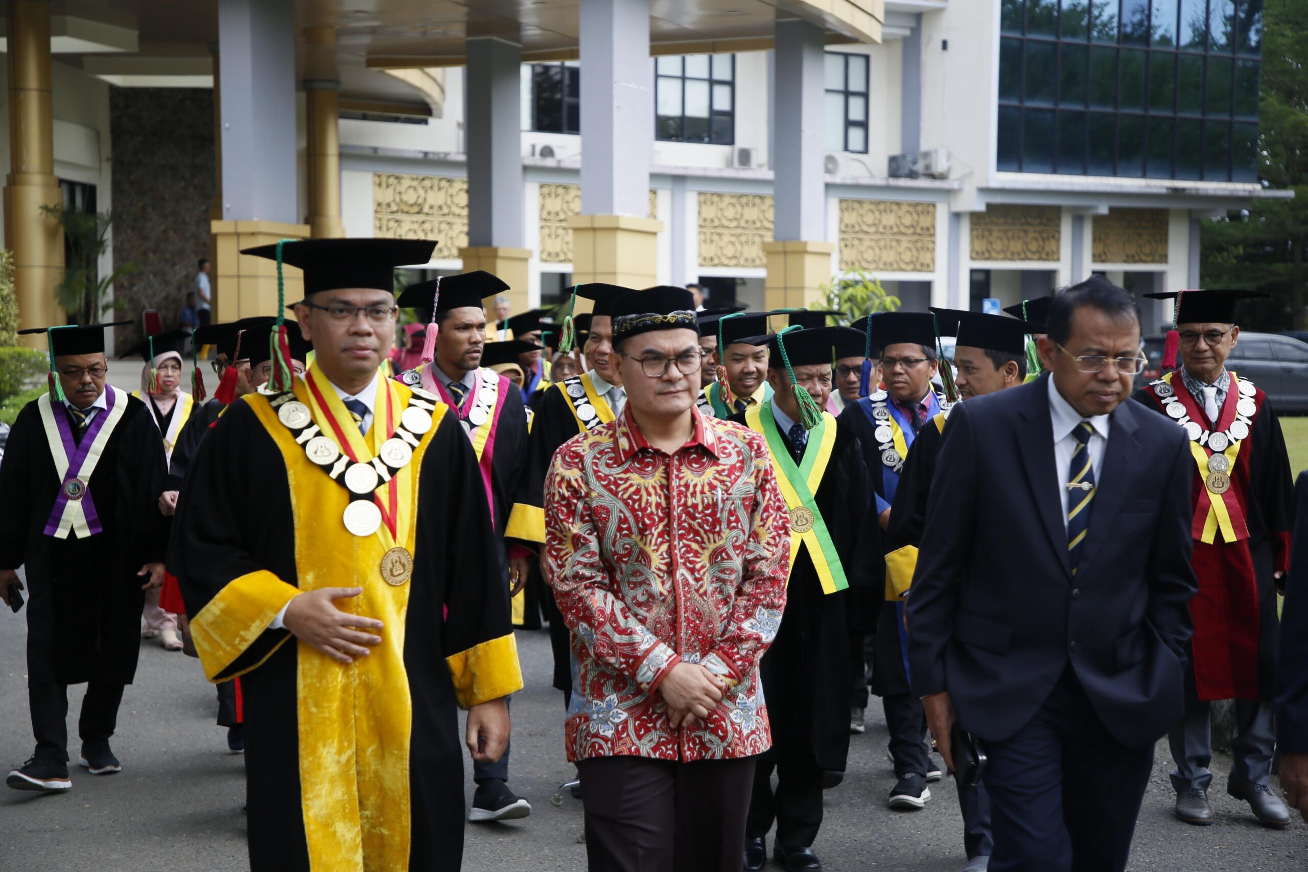 Universitas Negeri Padang Wisuda 1.685 Lulusan Bekali Keterampilan Sosial Hadapi Dunia Kerja