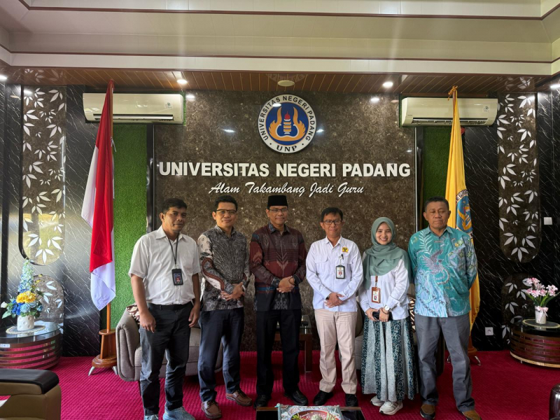 Universitas Negeri Padang dan Komnas HAM Sumatera Barat Berkolaborasi, Sosialisasi Regulasi tentang HAM