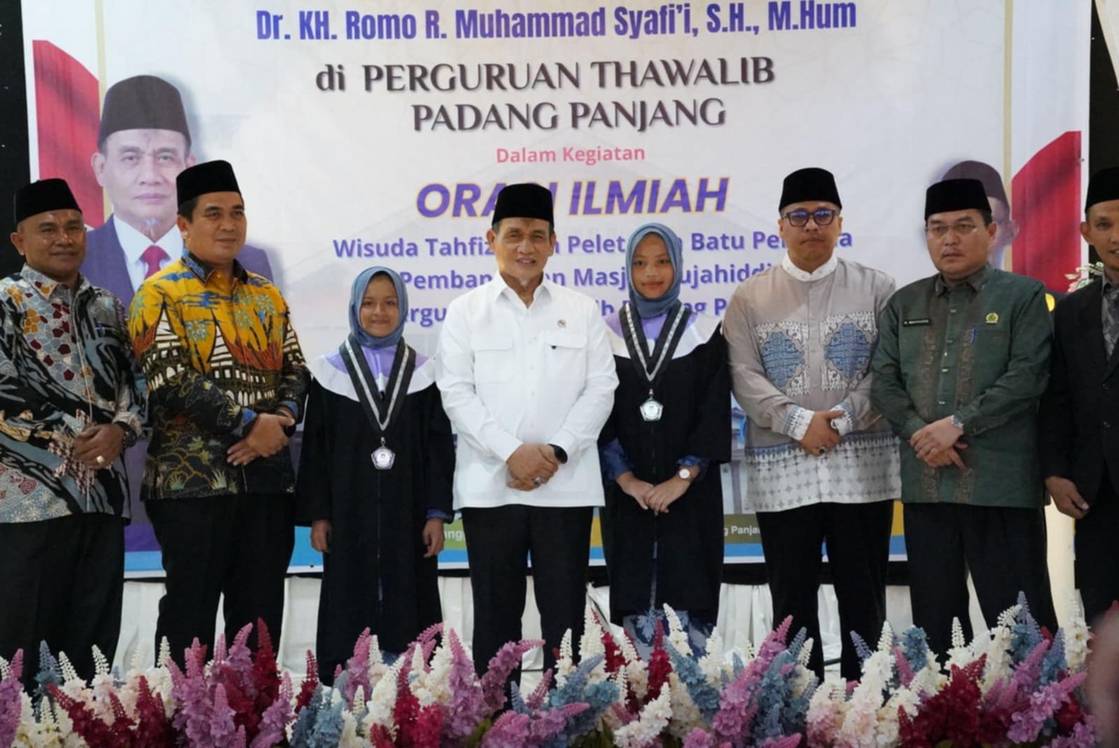 Wako Padang Panjang Hendri Arnis Dampingi Wamenag Romo Syafi’i Sampaikan Orasi Ilmiah di Wisuda Tahfiz Perguruan Thawalib