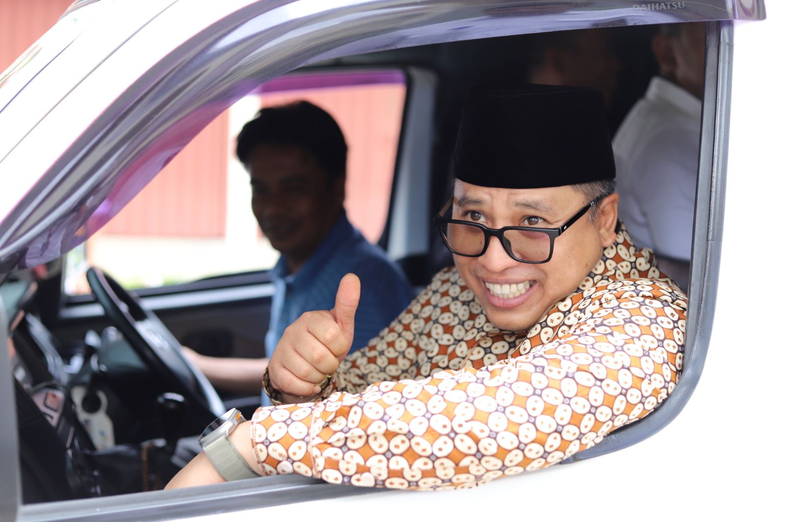 Wako Padang Panjang Hendri Arnis Naik Angkot, Satu Hari untuk Rakyat, Hidupkan Ekonomi Transportasi Lokal