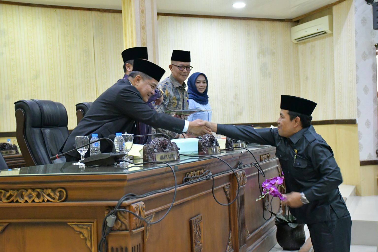 Bupati Agam Benni Warlis Simak Pandangan Umum Terhadap Ranperda RPJMD 2025 -2029