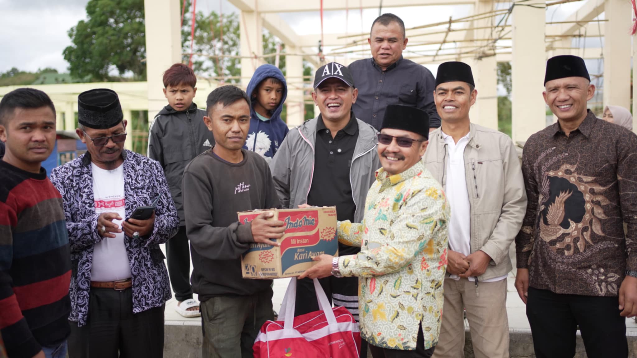 Bupati Solok Jon Firman Pandu Kunjungi Warga Terdampak Bencana Angin Puting Beliung