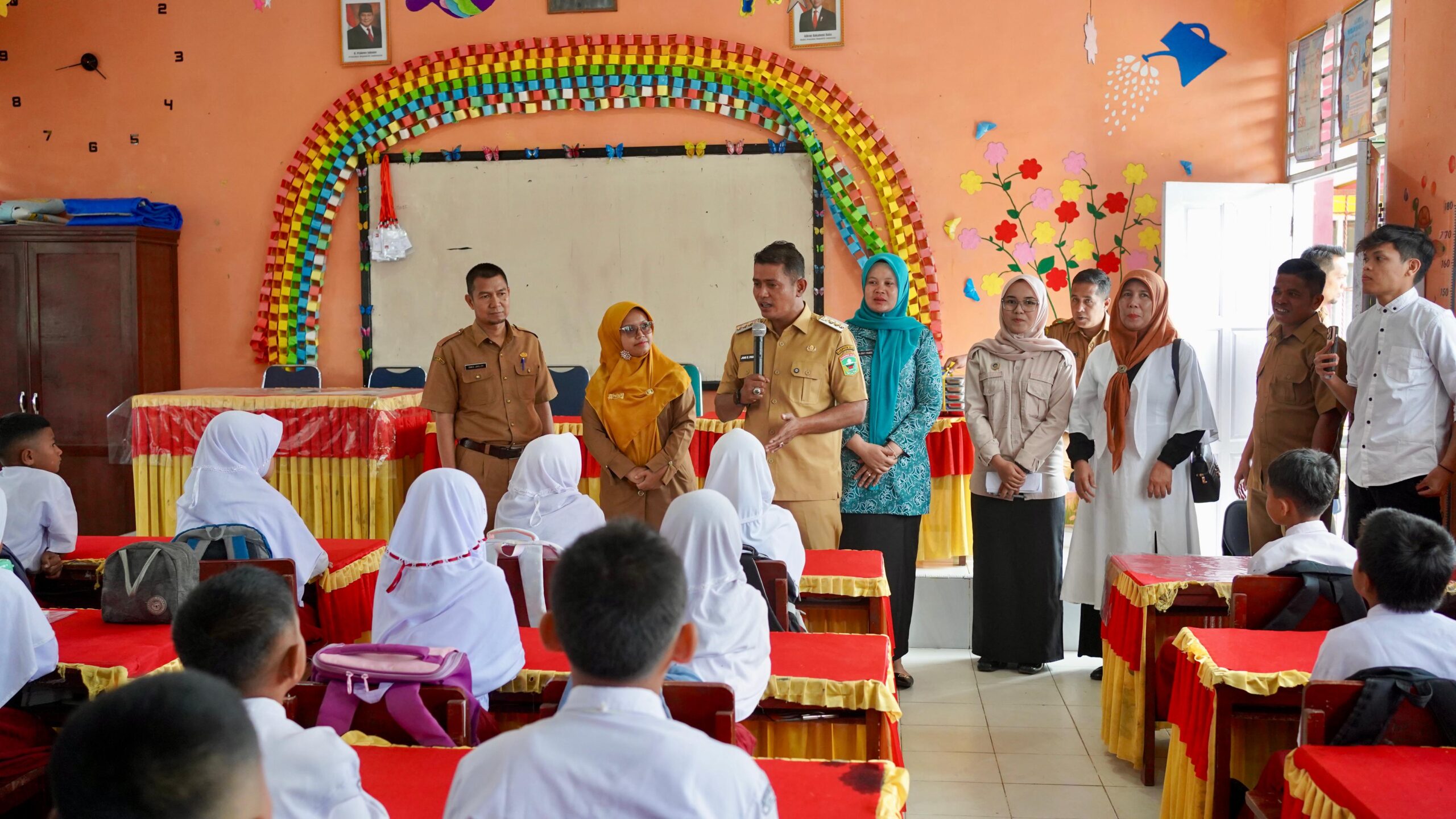 Bupati Solok Jon Firman Pandu Launching Program Makan Bergizi Gratis di Kabupaten Solok